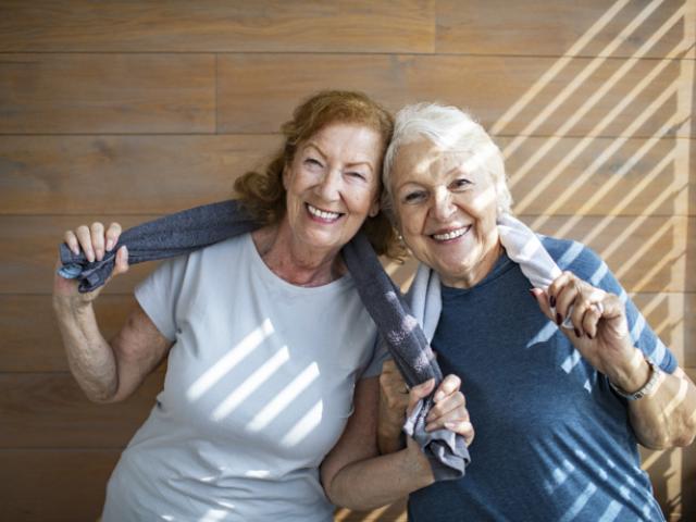 Mujeres mayores con mucha energía