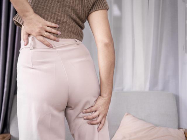 Mujer con hormigueo en el cuerpo